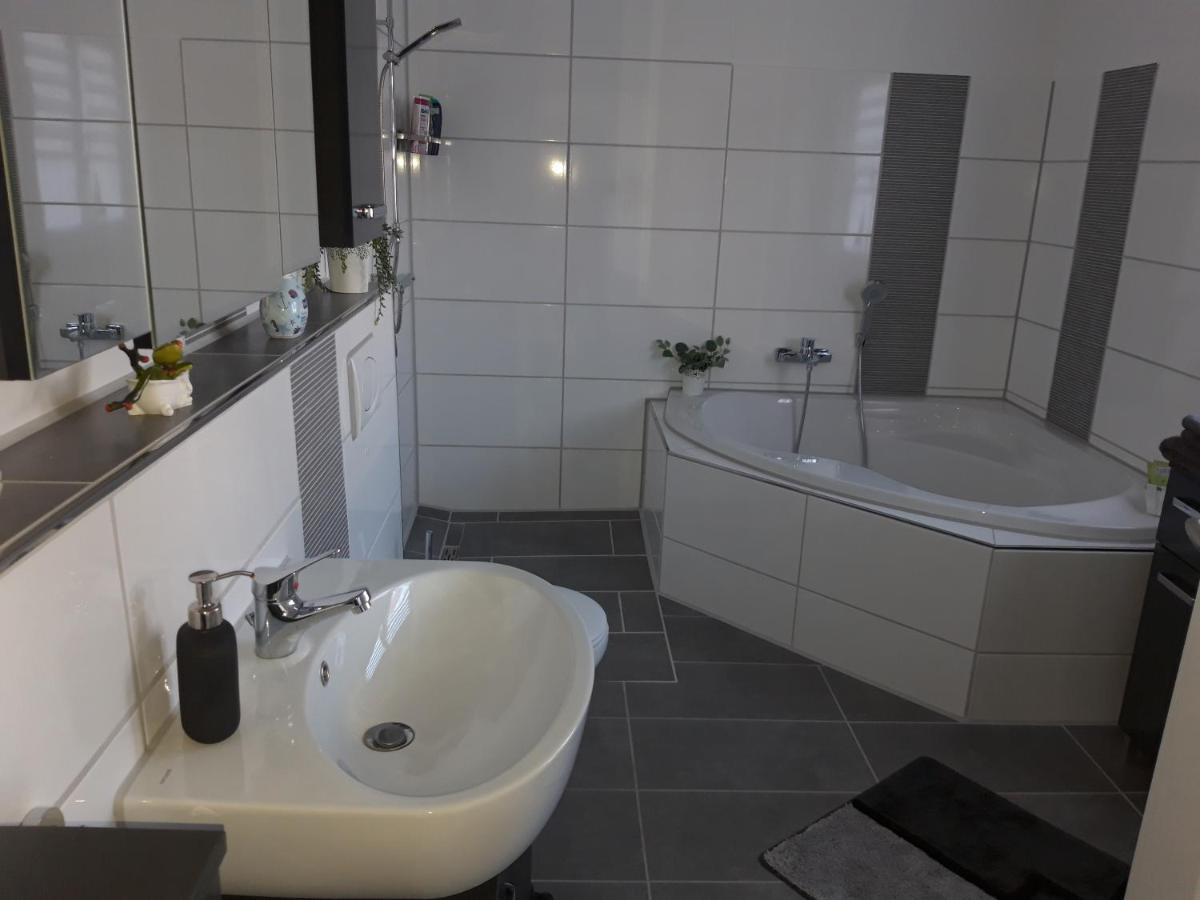 Ferienwohnung Finkenzeller ยีเวอ ภายนอก รูปภาพ
